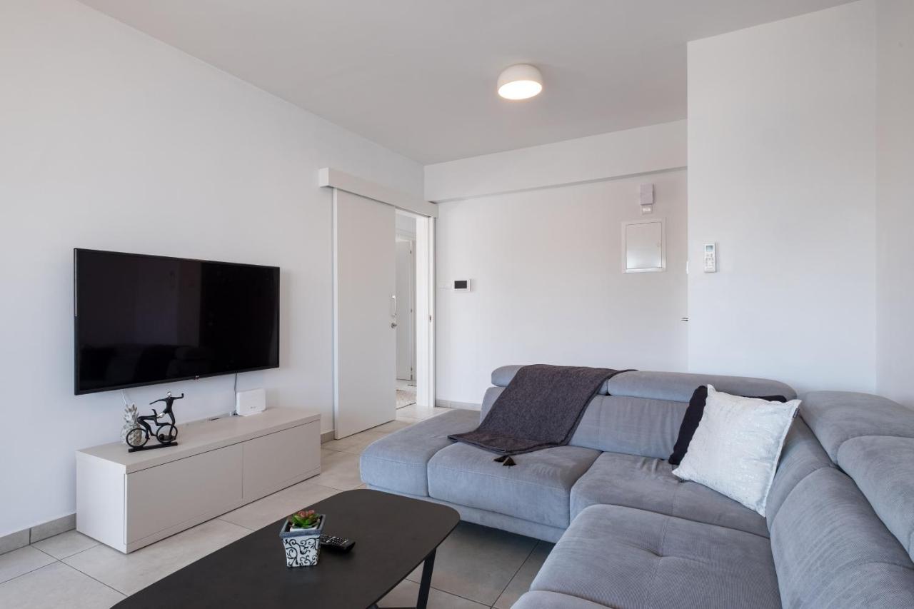 Solaar Apartments Faneromeni Larnaca Exterior photo